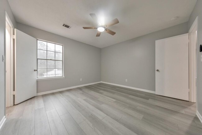 Building Photo - 8453 Alden Dr