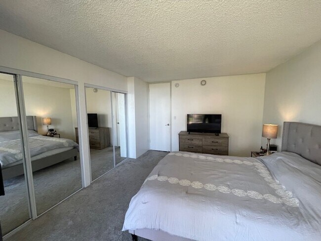 Building Photo - Beautiful 1 bedroom with large lanai & ama...