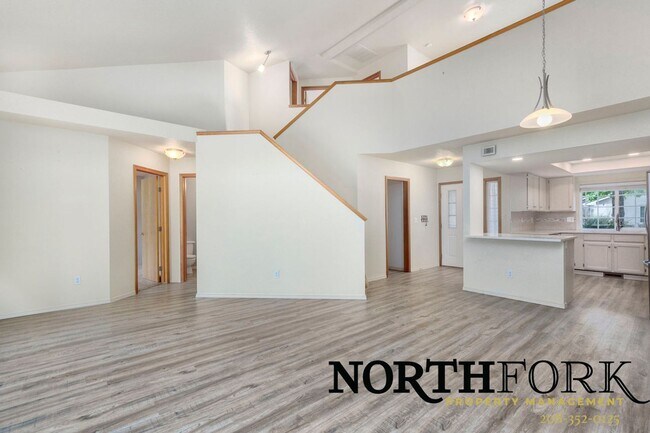 Building Photo - SE Boise Condo