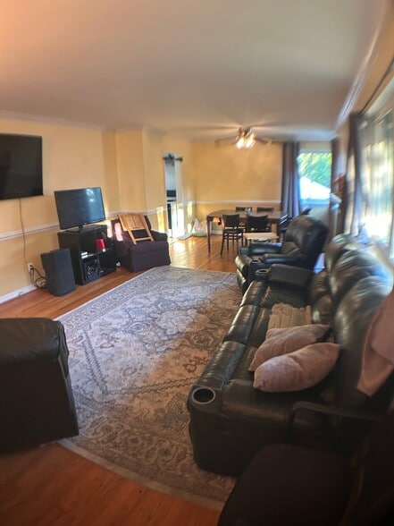 Building Photo - 6705 Forest Hill Dr