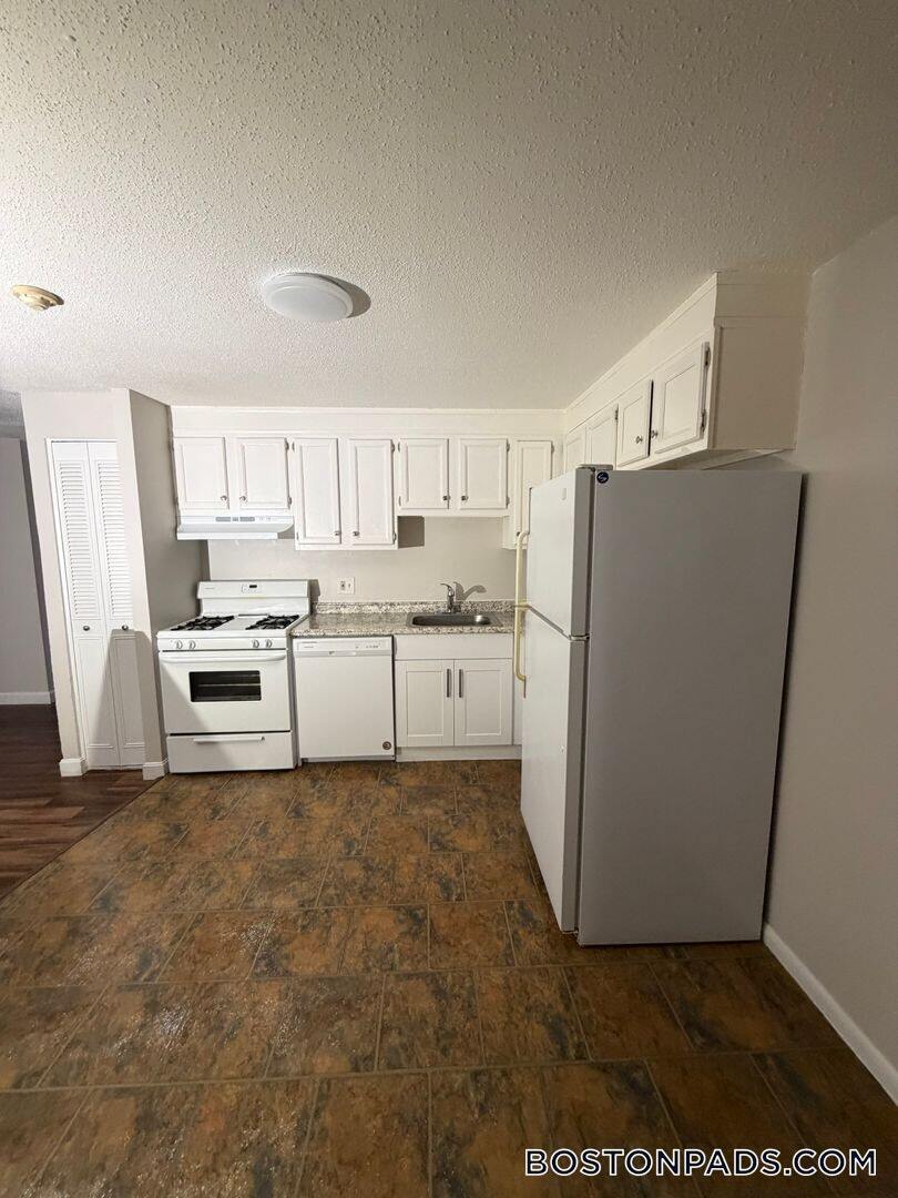 Building Photo - 345 Hildreth St