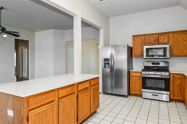 Building Photo - 2825 Clearmeadow Dr