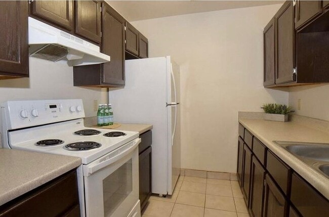 Building Photo - 9802 Cantera Ct