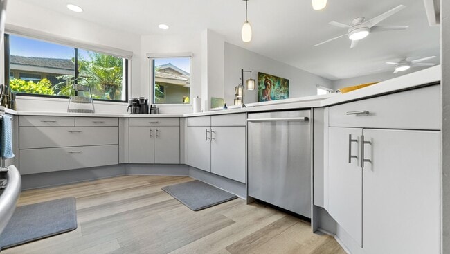 Building Photo - Renovated Two Bedroom/Two Bathroom at The Masters!