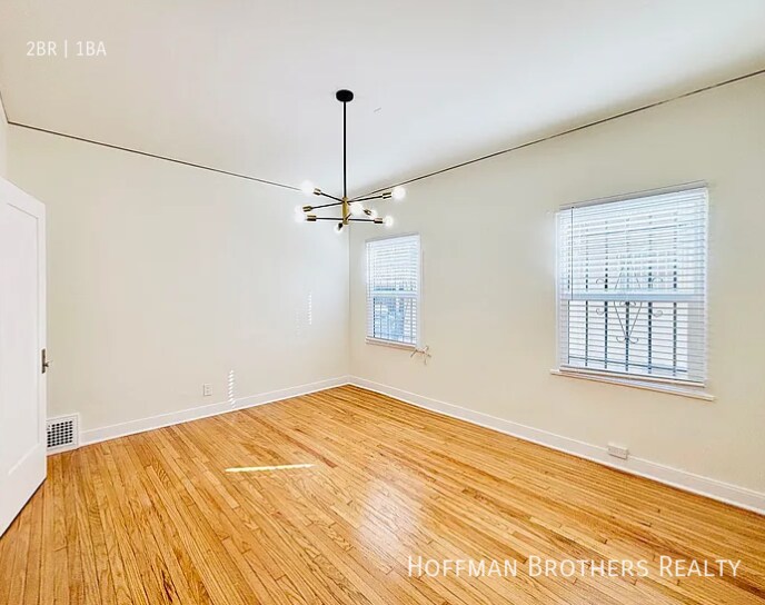 Building Photo - 330 1/2 N Genesee Ave