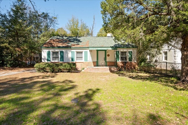 Primary Photo - Charming 4-Bedroom Home in Victory Manor –...