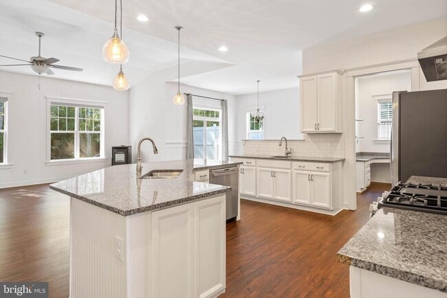 Building Photo - 22395 Arbor Cir