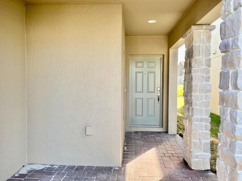 Building Photo - 2011 Handsome Hill Ln