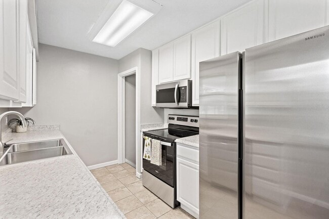 Building Photo - 110 S Bromfield Rd