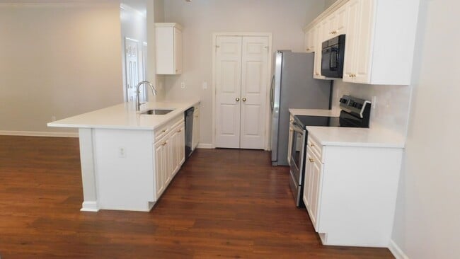 Building Photo - Your Dream Rental Awaits in Gated Greyston...
