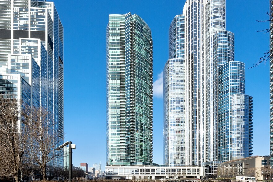 Building Photo - 1201 S Prairie Ave