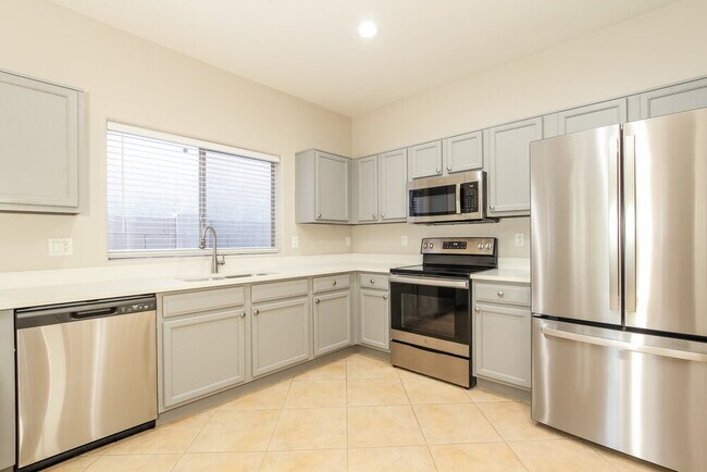 Building Photo - 2523 W Amber Sun Dr