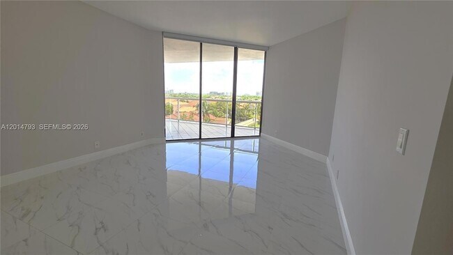 Building Photo - 3610 Yacht Club Dr