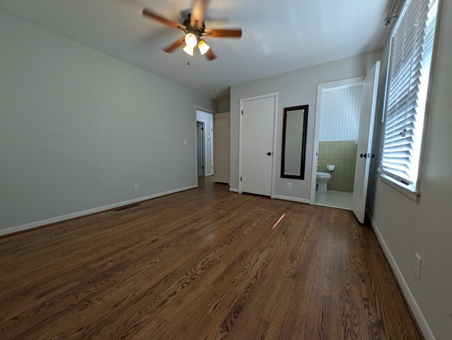 Building Photo - 2310 Denham Ave