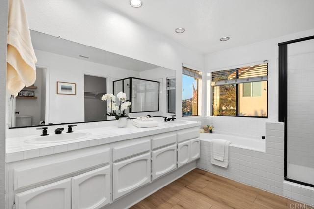 Building Photo - 9346 Laurentian Dr