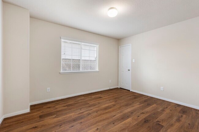 Building Photo - 507 Carson Ridge Dr