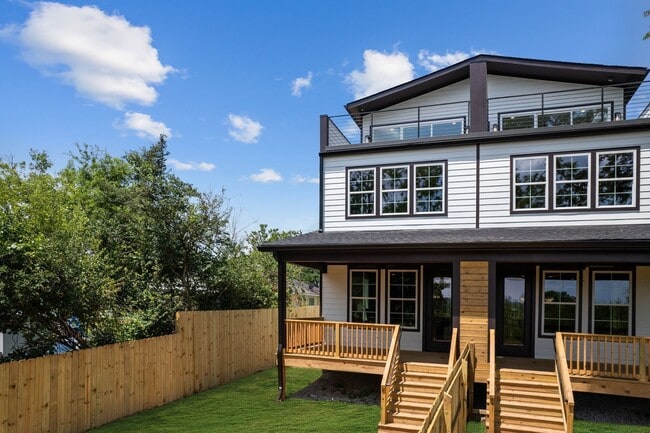 Building Photo - 660 Vernon Ave