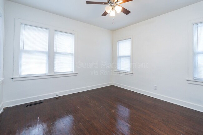 Building Photo - 102 W Zimmerly St