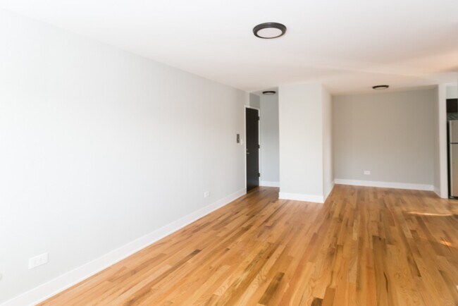 Building Photo - 699 Elm Pl