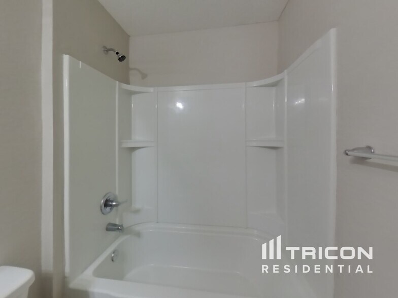 Building Photo - 1288 Sarahs Landing Dr