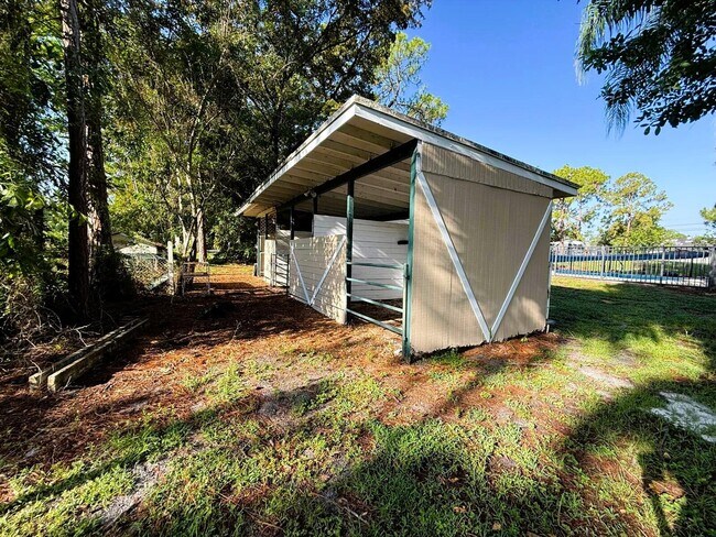 Building Photo - 17503 30th Ln N