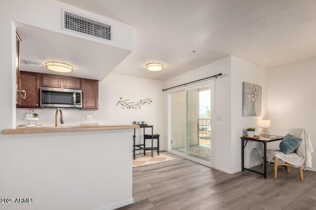 Building Photo - 14644 Yerba Buena Way
