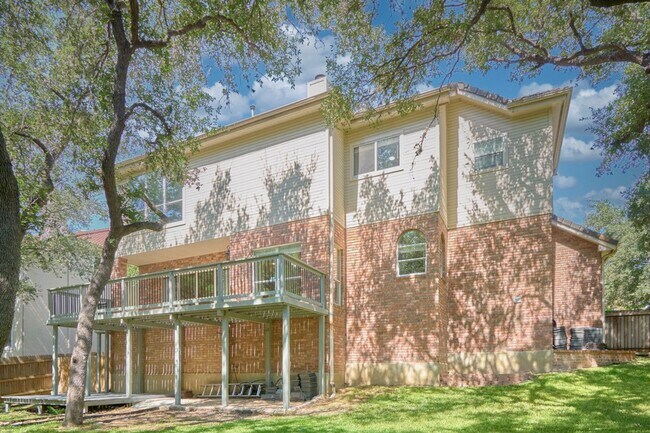 Building Photo - Mission Ridge beauty-4 bedroom 3 1/2 bath-...
