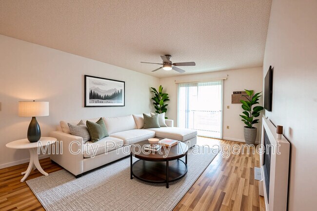 Primary Photo - 8 Northbrook Dr