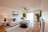 Building Photo - 8 Northbrook Dr