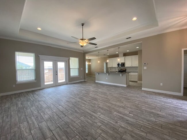 Building Photo - DCR642