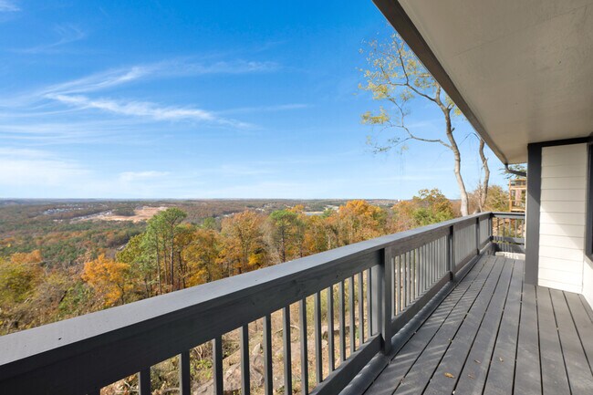 Building Photo - 294 Shades Crest Rd