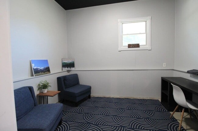 Building Photo - 221 Alleghany Dr