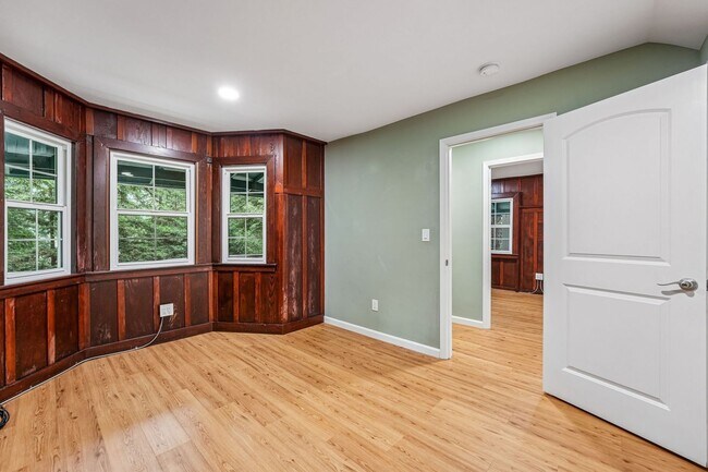 Building Photo - 21567 Starrett Hill Dr