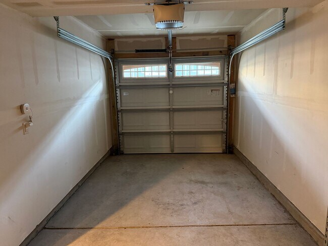 Building Photo - REUNION CONDOMINIUMS