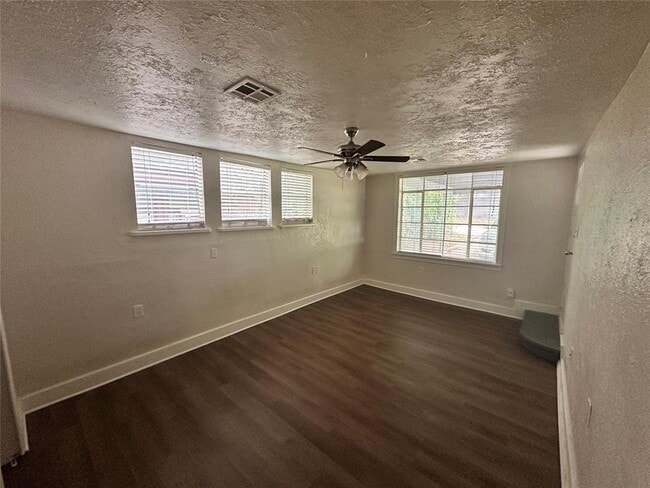 Building Photo - 1350 Classen Blvd