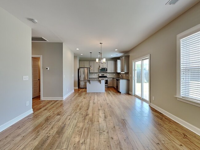 Building Photo - 506 Holden Forest Dr