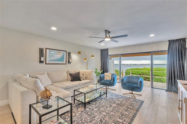 Building Photo - 3887 Catalina Dr