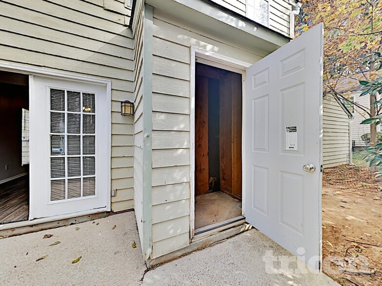 Building Photo - 1305 Old Countryside Cir