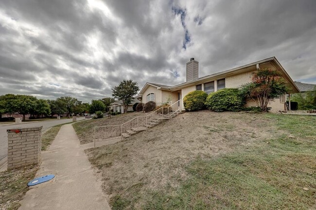 Primary Photo - 212 Oak Hill Dr