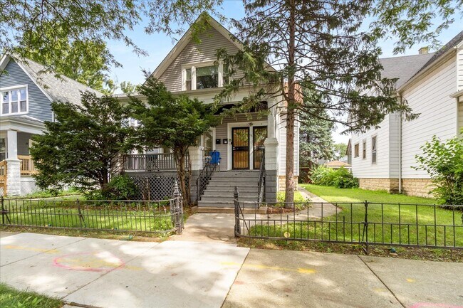 Primary Photo - 58 W 113th St
