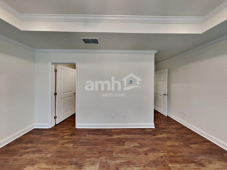 Building Photo - 893 Headland Wy