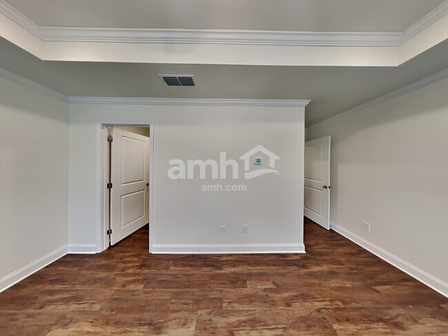 Building Photo - 893 Headland Wy