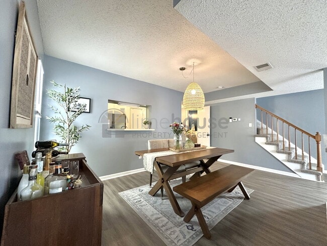 Building Photo - 828 23rd St