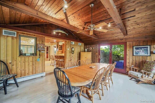 Building Photo - 479 Asharoken Ave