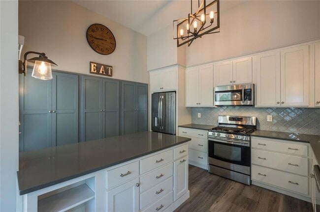 Building Photo - 898 Halston Ct