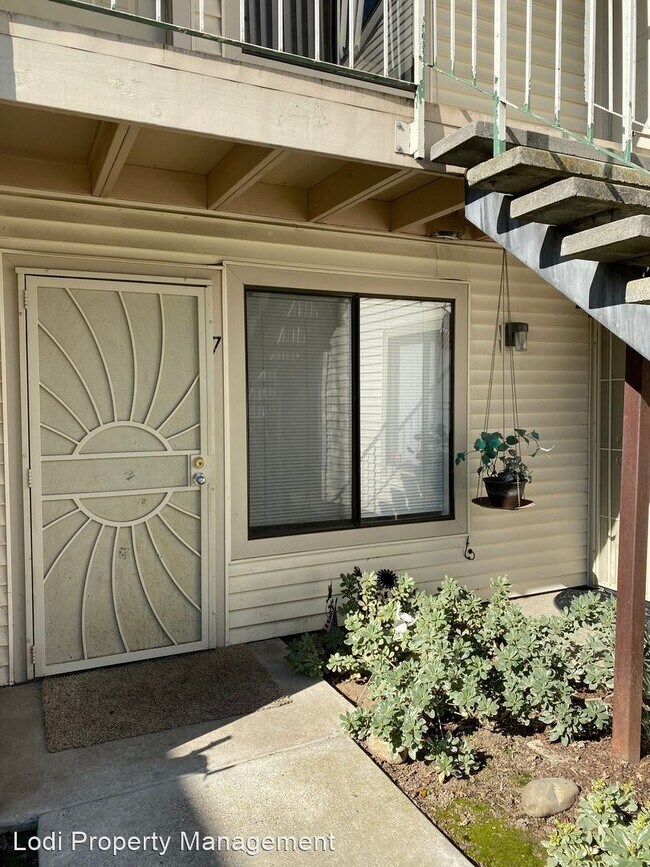 2 br, 1 bath House 2524 Winchester St 7 2524 Winchester Dr Lodi CA