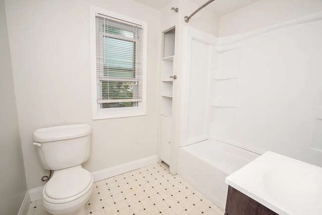 Building Photo - 350 Humboldt St