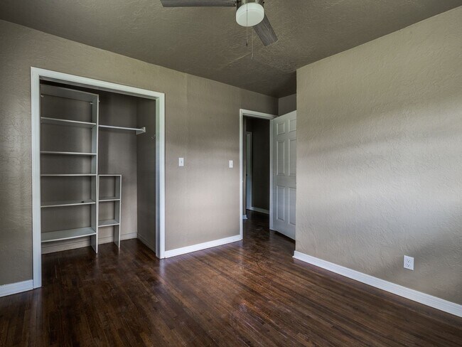 Building Photo - Great home, 4 bedrooms or 3+study, 1.5 bat...
