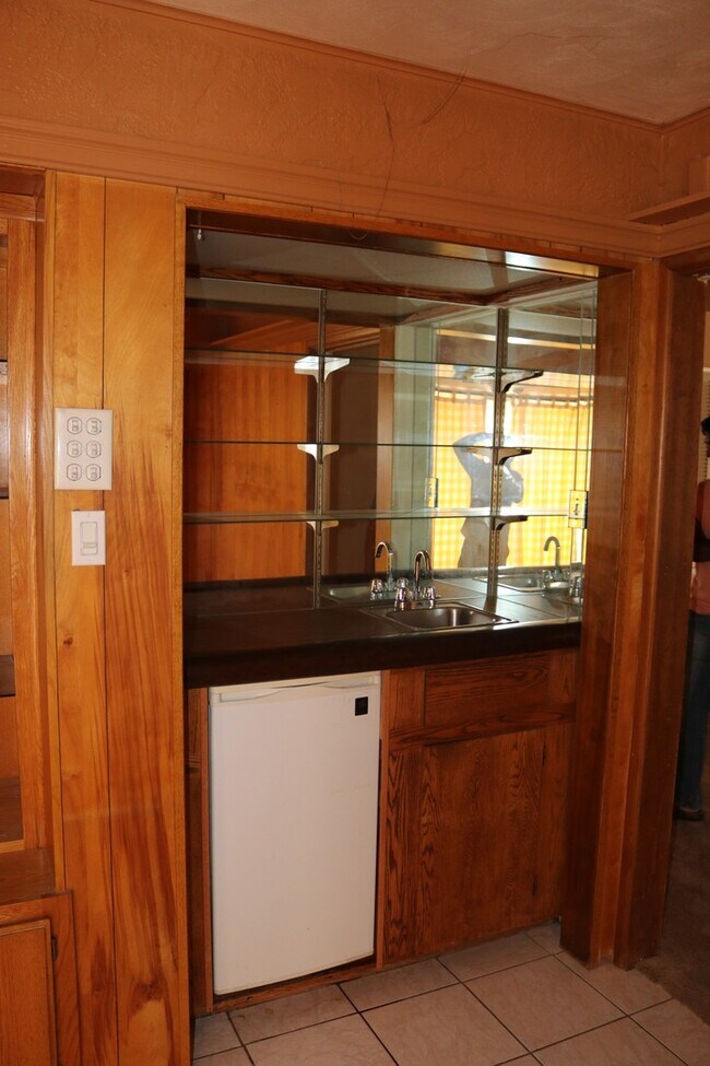 Building Photo - 19275 Symeron Rd