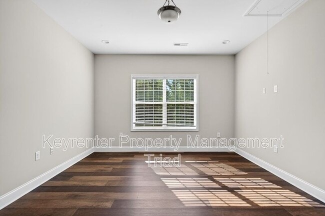 Building Photo - 4604 Skyview Trail